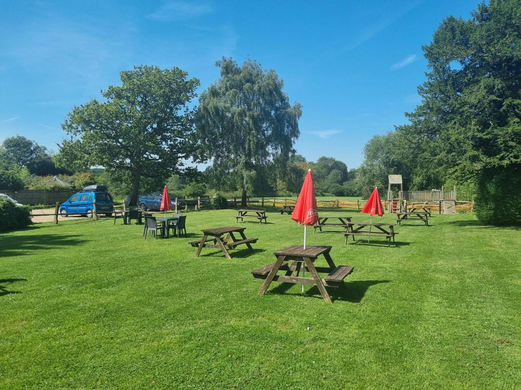 The Red Lyon Slinfold Hotel Exterior photo